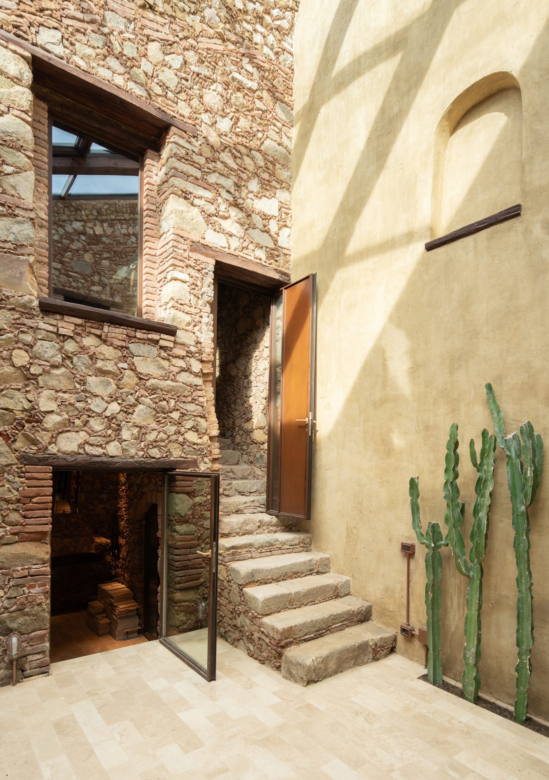 Encuentro entre materiales contemporáneos y arquitectura histórica