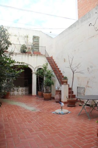 1 Estado_actual_Patio_Masnou_con_piscina_fondo_movil_Oliver_Segura_Arquitectura_1