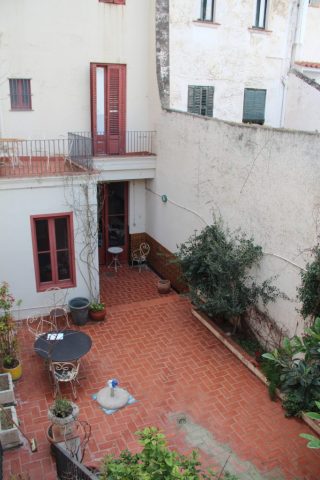 6 Estado_actual_Patio_Masnou_con_piscina_fondo_movil_Oliver_Segura_Arquitectura_6